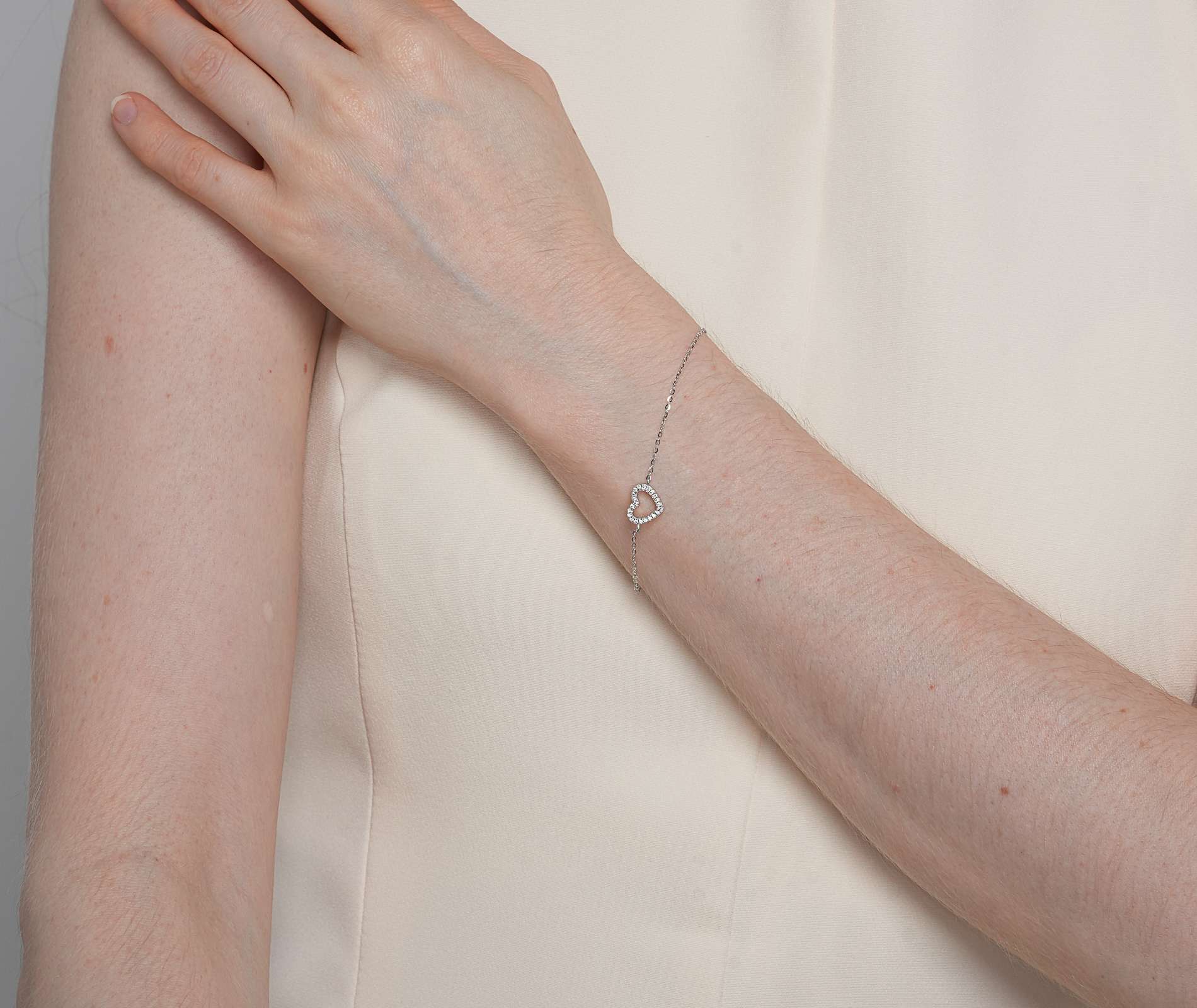 Shining Star Jewelry Adjustable Zircon Women's Hollow Heart Shaped Fine Bracelet Shining Star Jewelry Adjustable Zircon Women's Hollow Heart Shaped Fine Bracelet