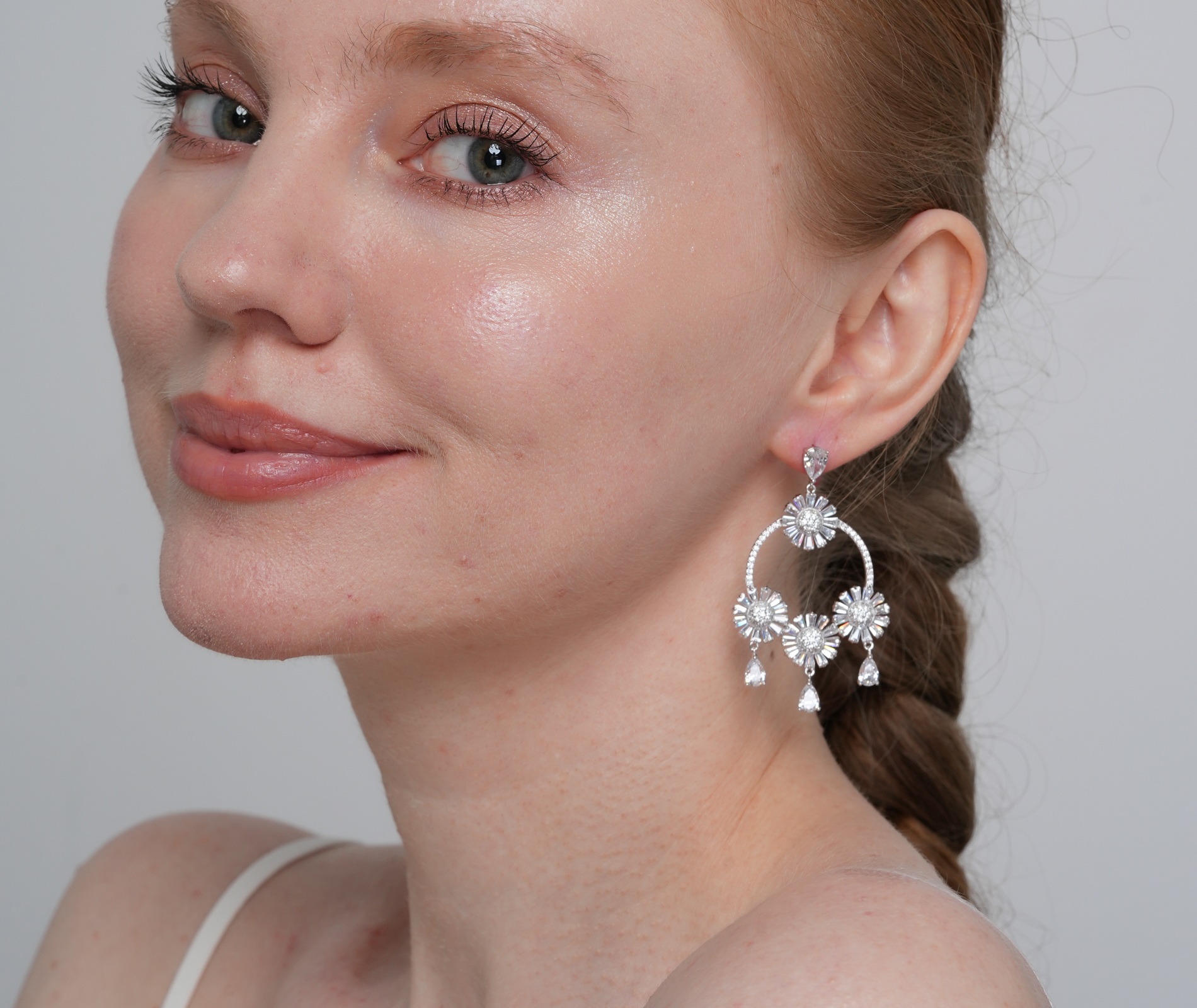 Shining Star Jewelry Women's Iced Out Zircon Dazzling Sunflower Dangle Earrings