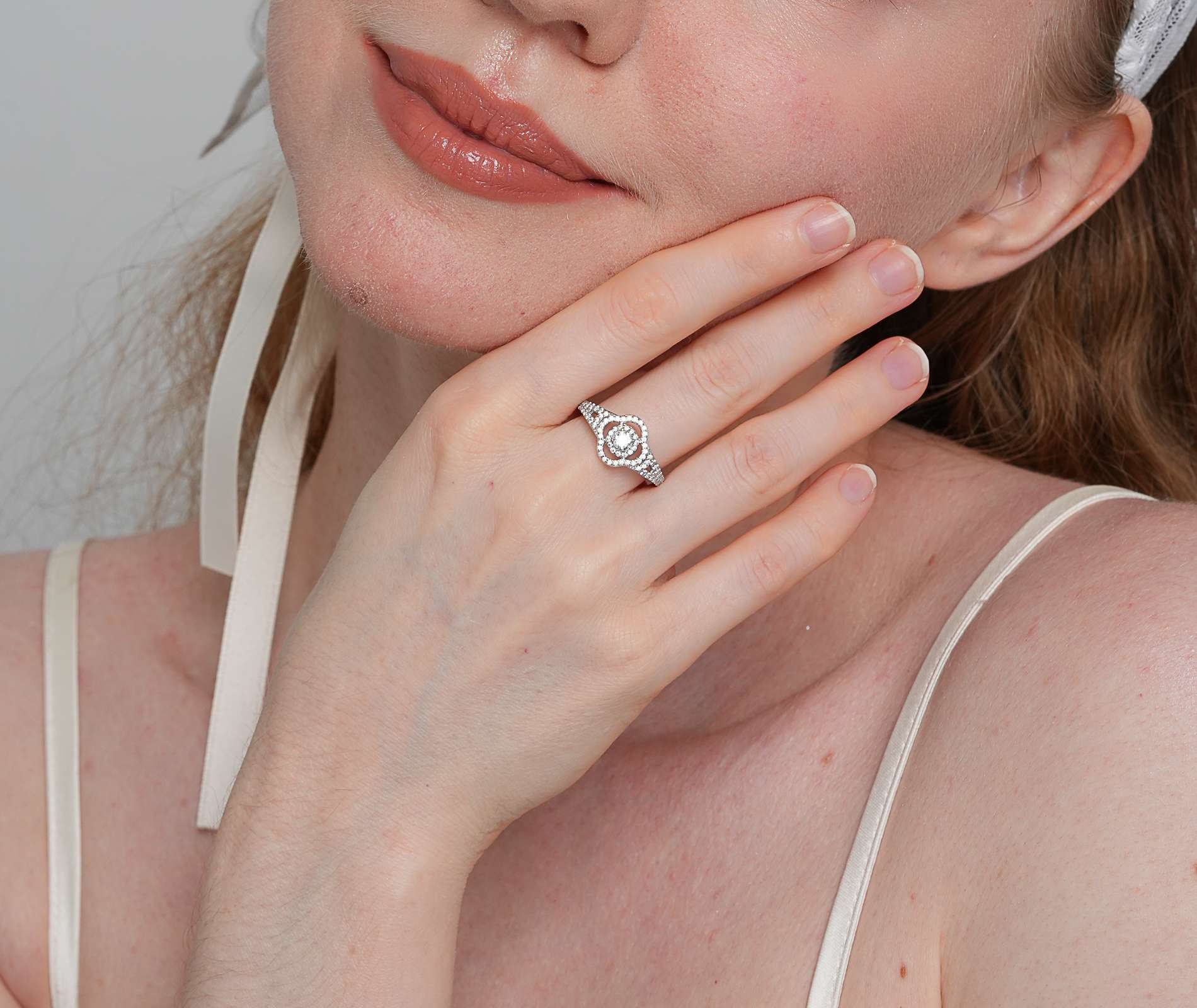 Shining Star Jewelry Women Iced Out Moissanite Luxury Four Leaf Clover Halo Ring