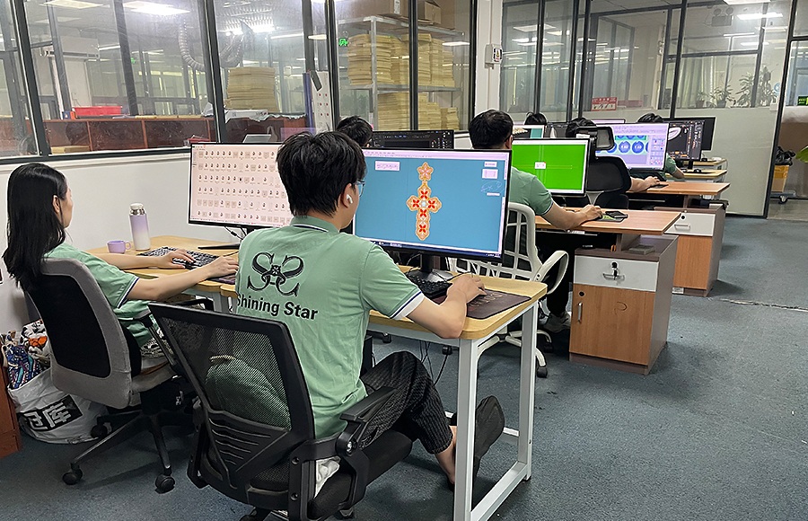 Custom Hip Hop Jewelry Manufacturer & Wholesaler Custom Hip Hop Jewelry Manufacturer & Wholesaler